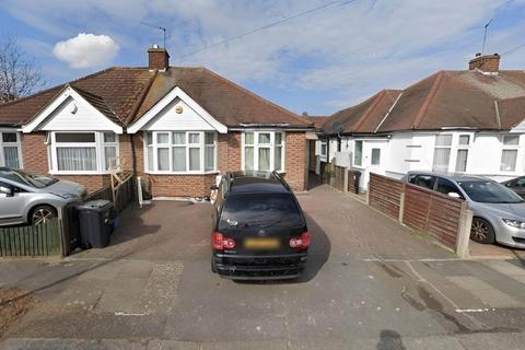 3 bedroom retirement property for sale, Kelsie Way, Ilford, IG6