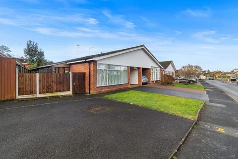 2 bedroom semi-detached bungalow for sale, Arundel Drive, Worcester WR5