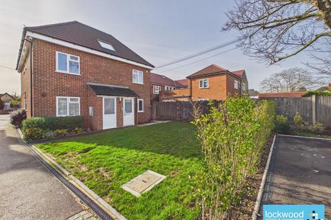 1 bedroom flat to rent, Feltham Road, Ashford
