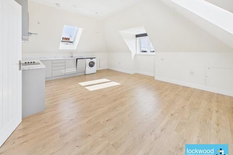 1 bedroom flat to rent, Feltham Road, Ashford