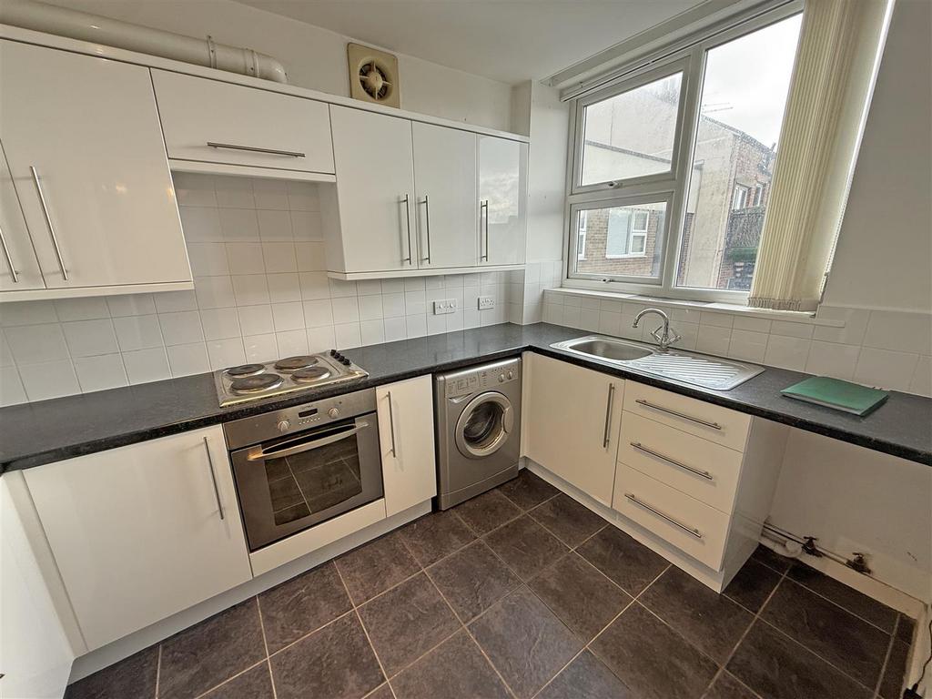 Kitchen a1.jpg