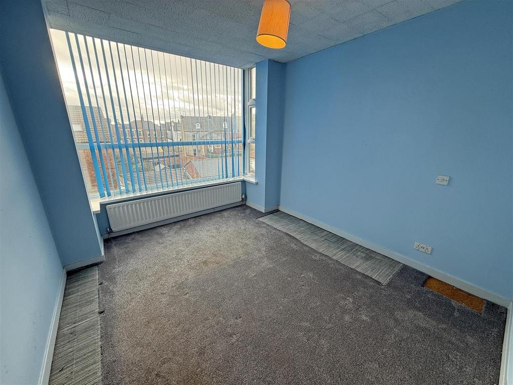 Bedroom 1.jpg