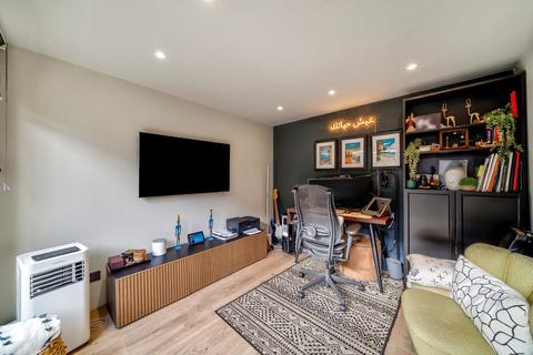 undefined, Graham Avenue, London W13