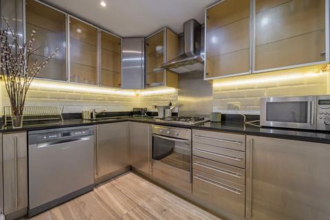 2 bedroom flat to rent, St. Charles Square, London W10