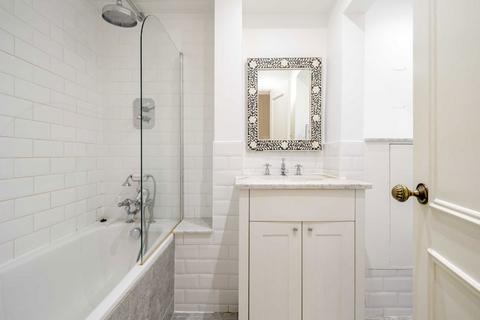 2 bedroom flat to rent, St. Charles Square, London W10