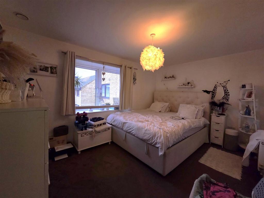 Bedroom 1.jpeg