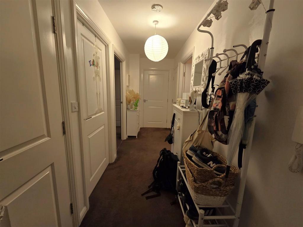 Hallway.jpeg