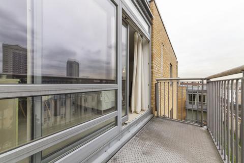 2 bedroom flat to rent, Turner House, Cassilis Road E14