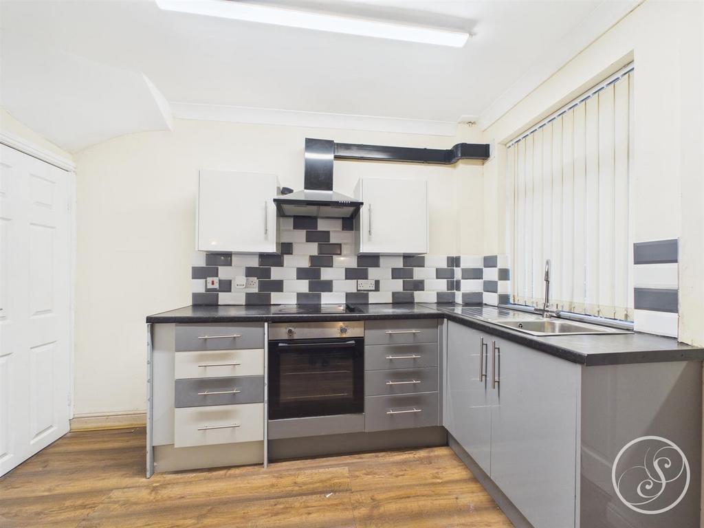 Living area/kitchen/dining area
