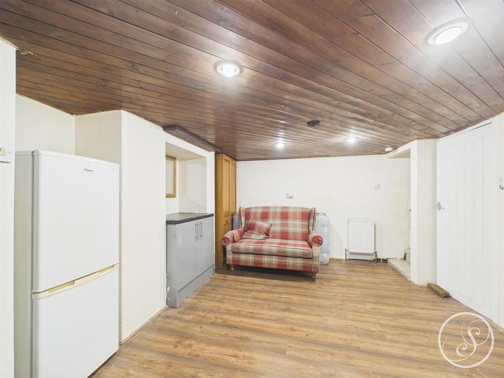 Utility/basement
