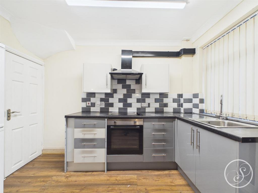 Living area/kitchen/dining area