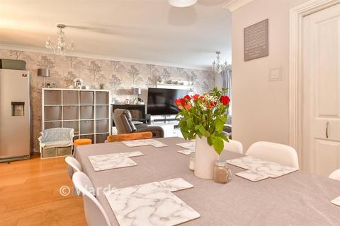 4 bedroom semi-detached house for sale, Rugby Close, Chatham ME5