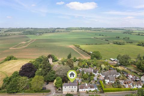 4 bedroom detached house for sale, Evesham Road, Norton WR11