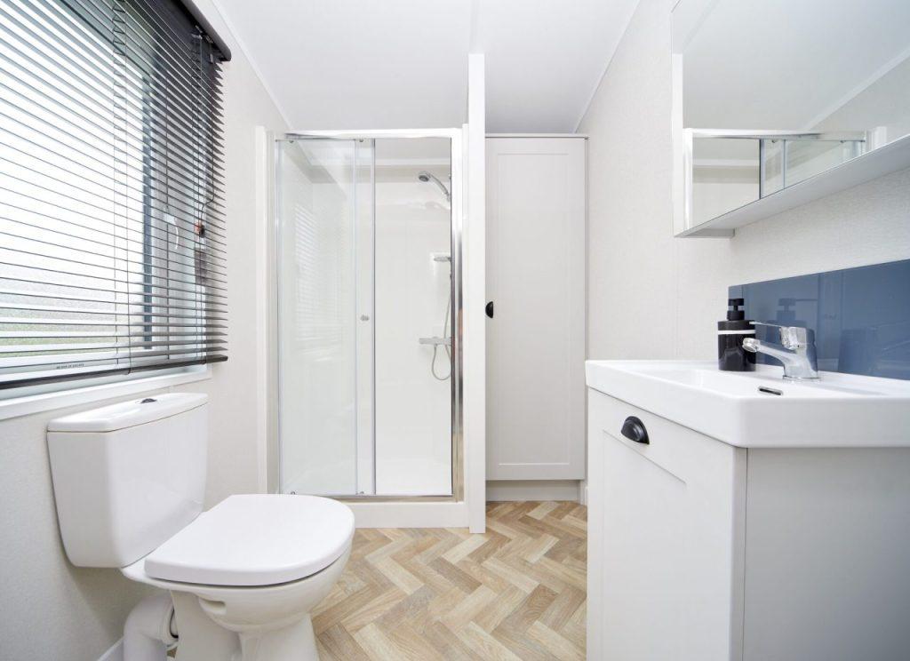 Bathroom 5.jpg