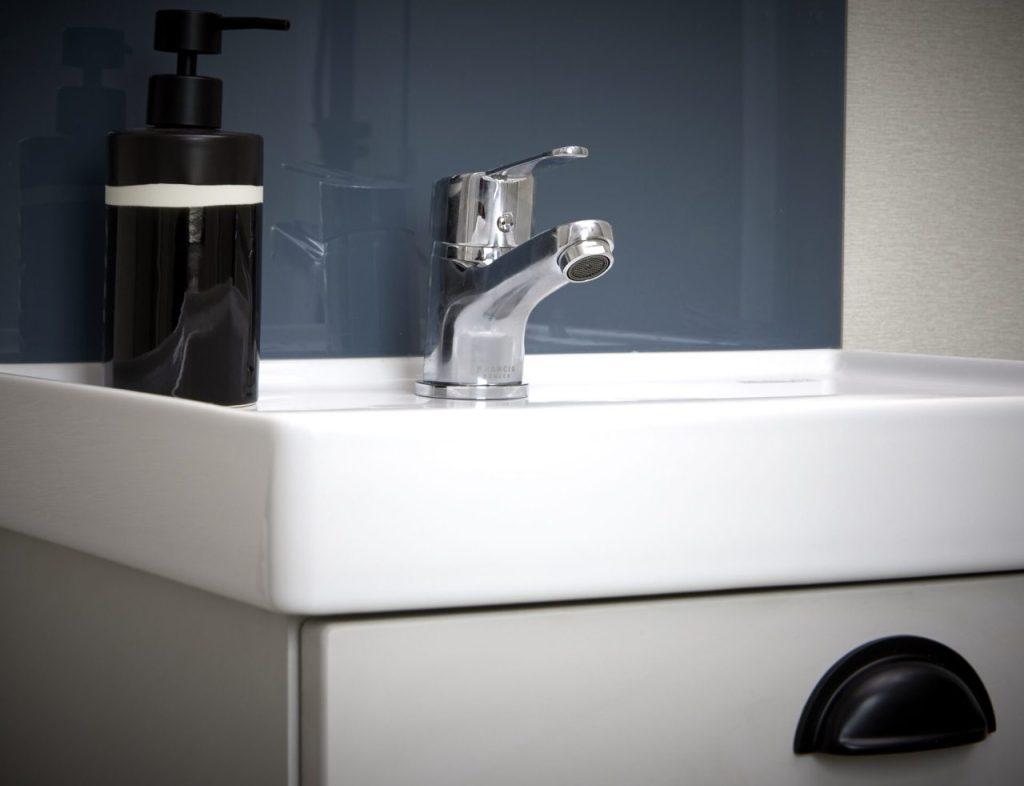 Bathroom 7.jpg