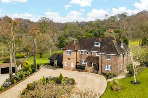 undefined, Risborough Road, Great Kimble, Aylesbury, Buckinghamshire, HP17