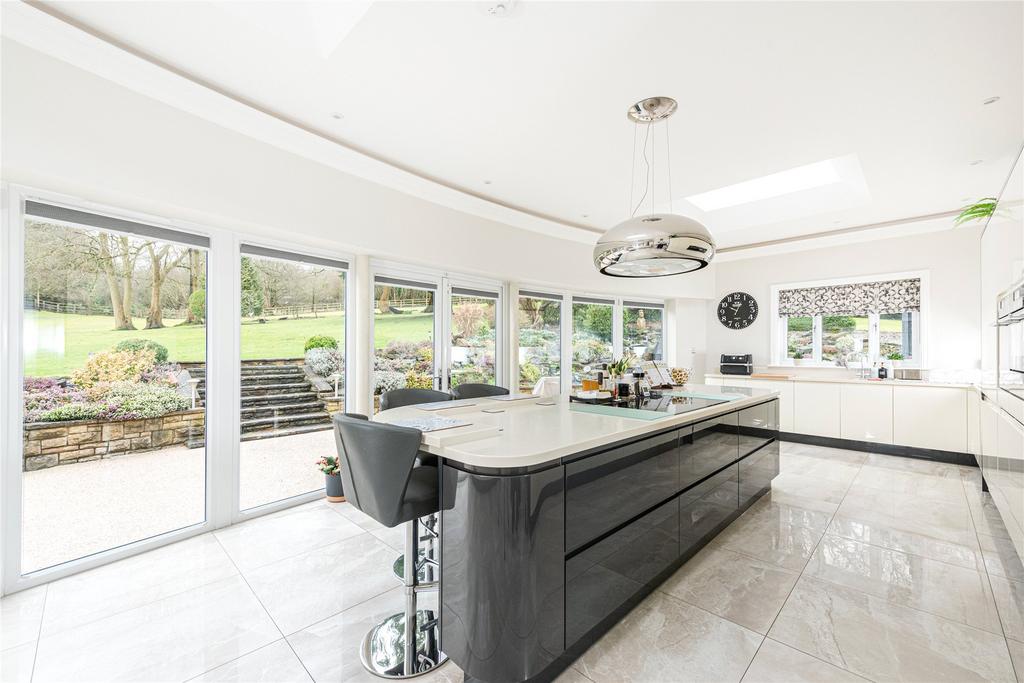 Kitchen/Breakfast Rm