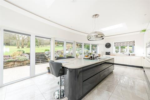 undefined, Risborough Road, Great Kimble, Aylesbury, Buckinghamshire, HP17