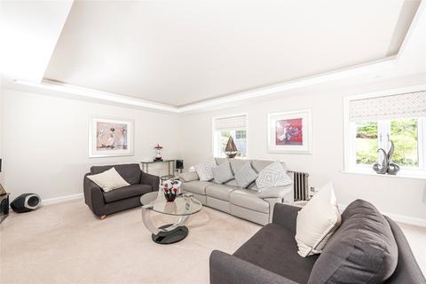 undefined, Risborough Road, Great Kimble, Aylesbury, Buckinghamshire, HP17