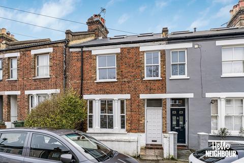 3 bedroom terraced house to rent, Hambro Road, London, SW16