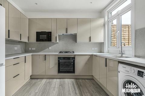 3 bedroom terraced house to rent, Hambro Road, London, SW16