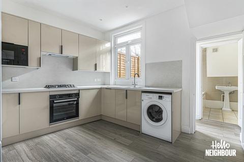 3 bedroom terraced house to rent, Hambro Road, London, SW16