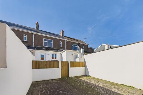 2 bedroom terraced house for sale, Walk-in condition, Fully Renovated, 2 bed home in St Clement