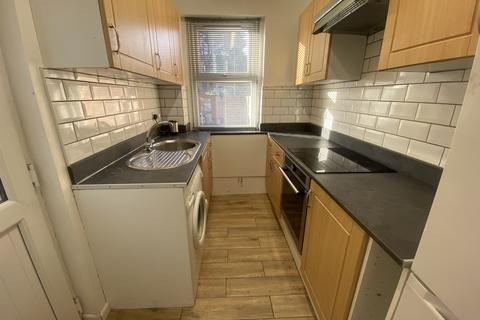2 bedroom terraced house to rent, Ellerker Avenue, DONCASTER