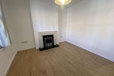 2 bedroom terraced house to rent, Ellerker Avenue, DONCASTER