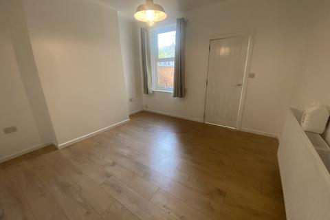 2 bedroom terraced house to rent, Ellerker Avenue, DONCASTER
