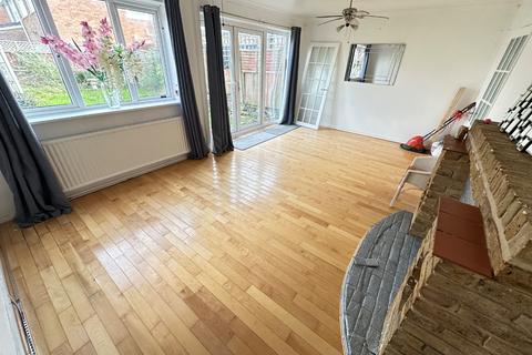 undefined, Percheron Drive, Luton, Bedfordshire, LU4 0PX