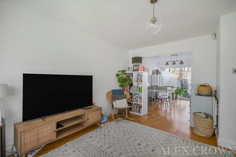 4 bedroom semi-detached house for sale, Regina Close, High Barnet