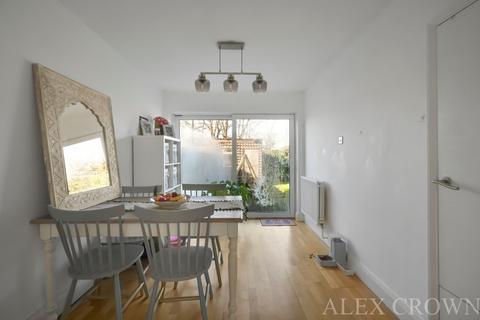 4 bedroom semi-detached house for sale, Regina Close, High Barnet