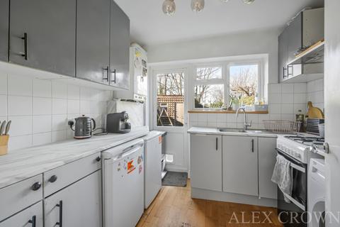 4 bedroom semi-detached house for sale, Regina Close, High Barnet