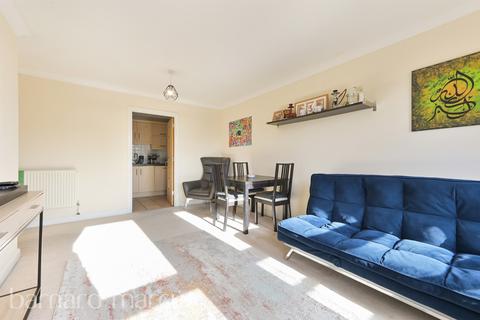 2 bedroom flat for sale, Melbourne Road, Wallington