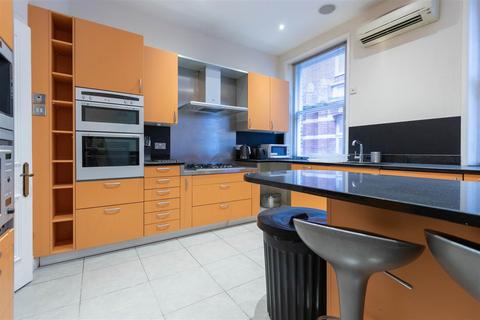 undefined, Knightsbridge, London, SW1X