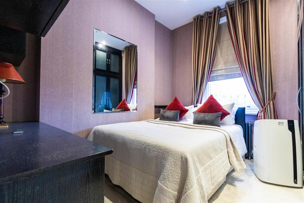 Bedroom 4.jpg