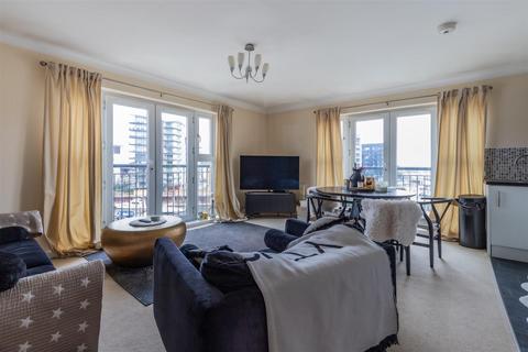 2 bedroom apartment for sale, River Walk, Penarth Marina CF64