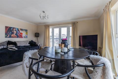 2 bedroom apartment for sale, River Walk, Penarth Marina CF64