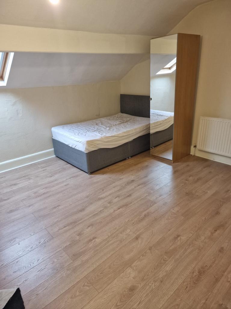 1 bed bedsit to rent Bolton Road, Salford M6