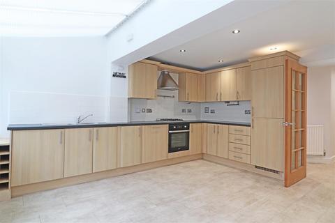 4 bedroom end of terrace house for sale, Gumbrell Mews, Redhill