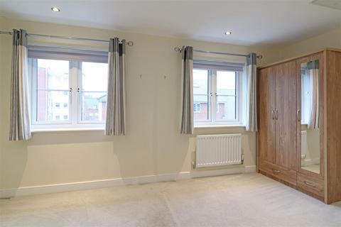 4 bedroom end of terrace house for sale, Gumbrell Mews, Redhill