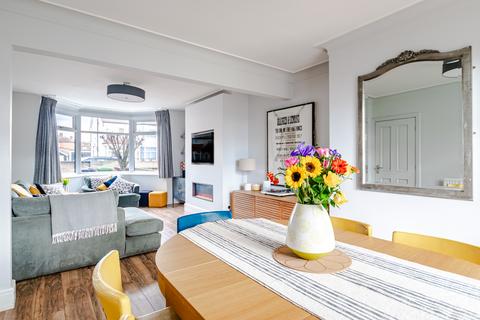 4 bedroom semi-detached house for sale, Leeds LS17