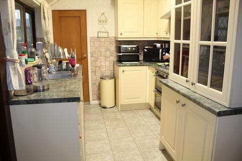 2 bedroom end of terrace house for sale, Town Street, Pinxton, Nottingham, Nottinghamshire. NG16 6JP