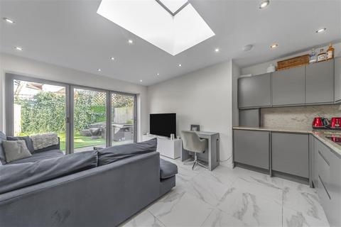 undefined, London SW17