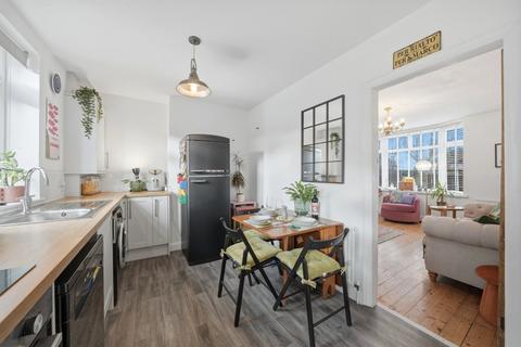 3 bedroom semi-detached house for sale, Wharfedale Avenue, Harrogate, North Yorkshire, HG2