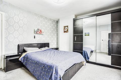 2 bedroom end of terrace house for sale, Westerton Road, Wakefield, WF3
