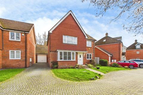 undefined, Chantler Lane, Horsham RH12
