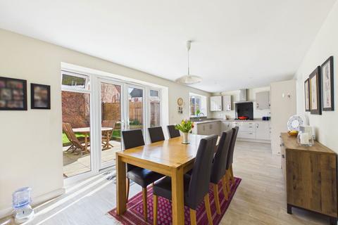 undefined, Chantler Lane, Horsham RH12