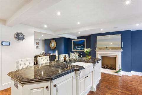 undefined, Crescent Terrace, Cheltenham GL50 3PE